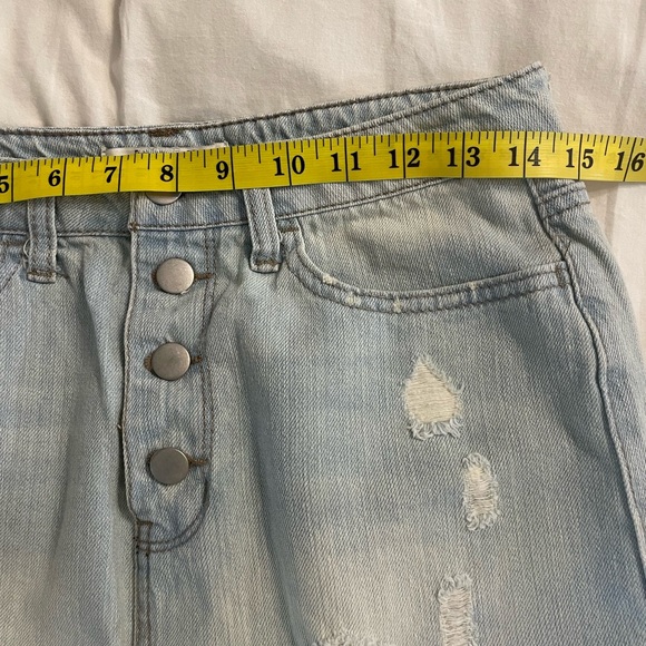 NWT Forever 21 M Light Wash Distressed Denim Mini Skirt - Picture 6 of 7